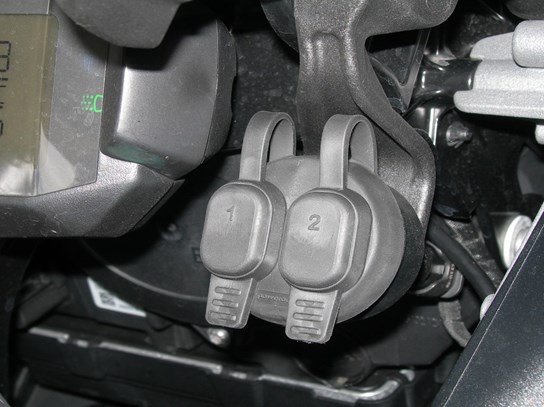 dual usb socket-close.jpg